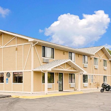 Super 8 By Wyndham Long Prairie Motel ภายนอก รูปภาพ