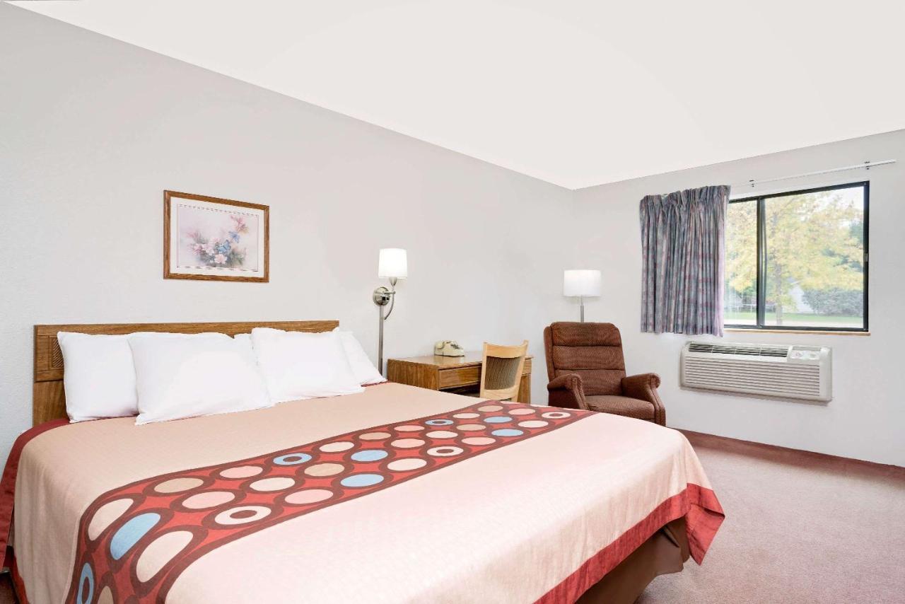Super 8 By Wyndham Long Prairie Motel ภายนอก รูปภาพ